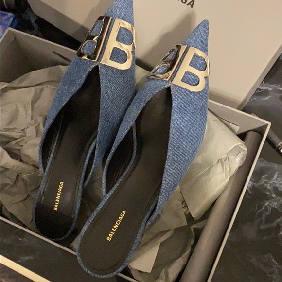 Balenciaga Shoes - Picture 2 of 5